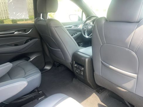 Used 2024 Buick Enclave Premium AWD/4WD image 39