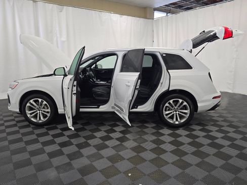 Used 2025 Audi Q7 3.0T Premium Plus AWD/4WD image 11