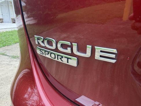 Used 2020 Nissan Rogue Sport SV FWD image 24