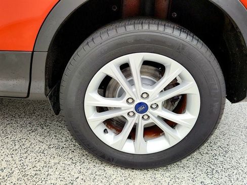 Used 2019 Ford Escape SEL FWD image 9