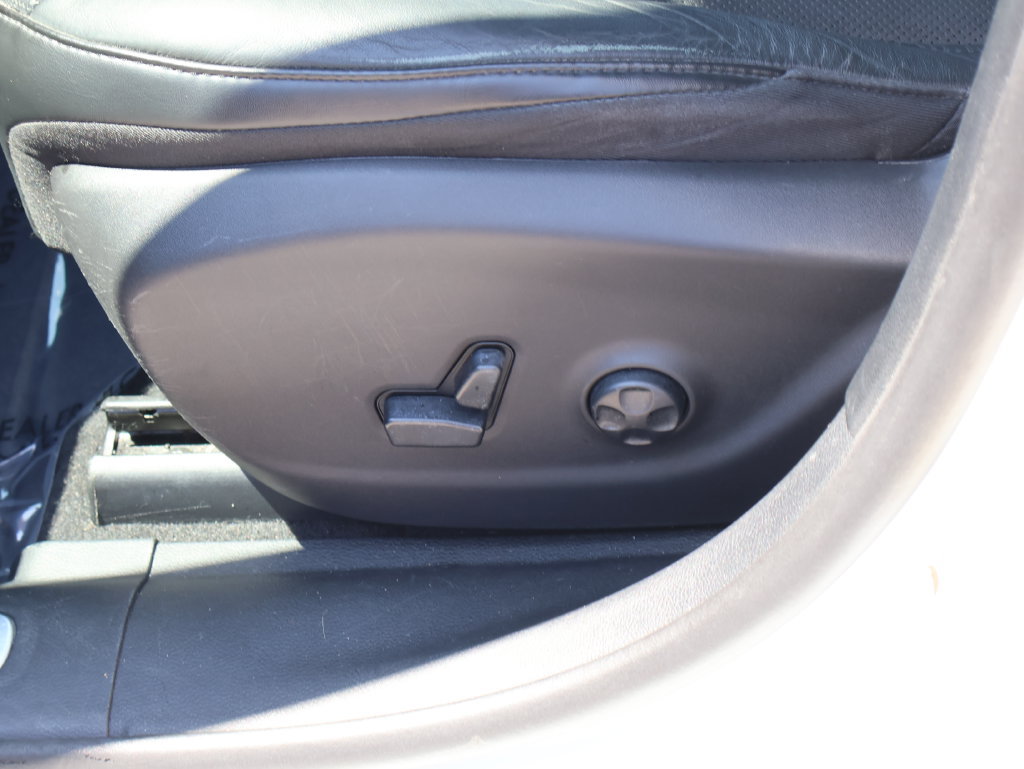 Used 2020 Jeep Cherokee Limited FWD image 23