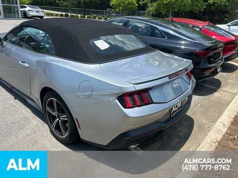 Used 2025 Ford Mustang Premium RWD image 5