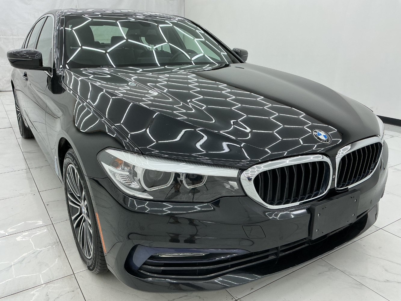 Used 2017 BMW 530i xDrive AWD/4WD image 3