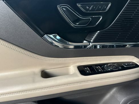 Used 2022 Lincoln Corsair FWD image 10