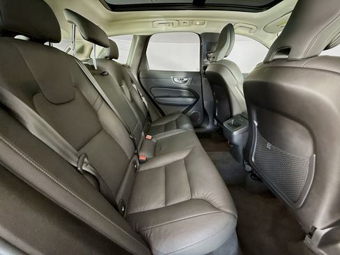 Used 2025 Volvo XC60 B5 Plus AWD/4WD image 28