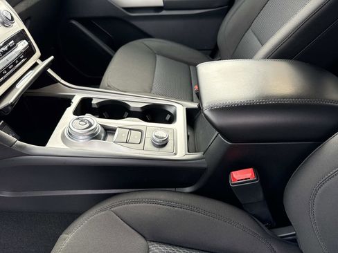 Used 2023 Ford Explorer XLT image 14