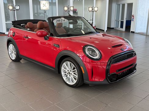 Used 2024 MINI Cooper S w/ Signature Upholstery Package FWD image 7
