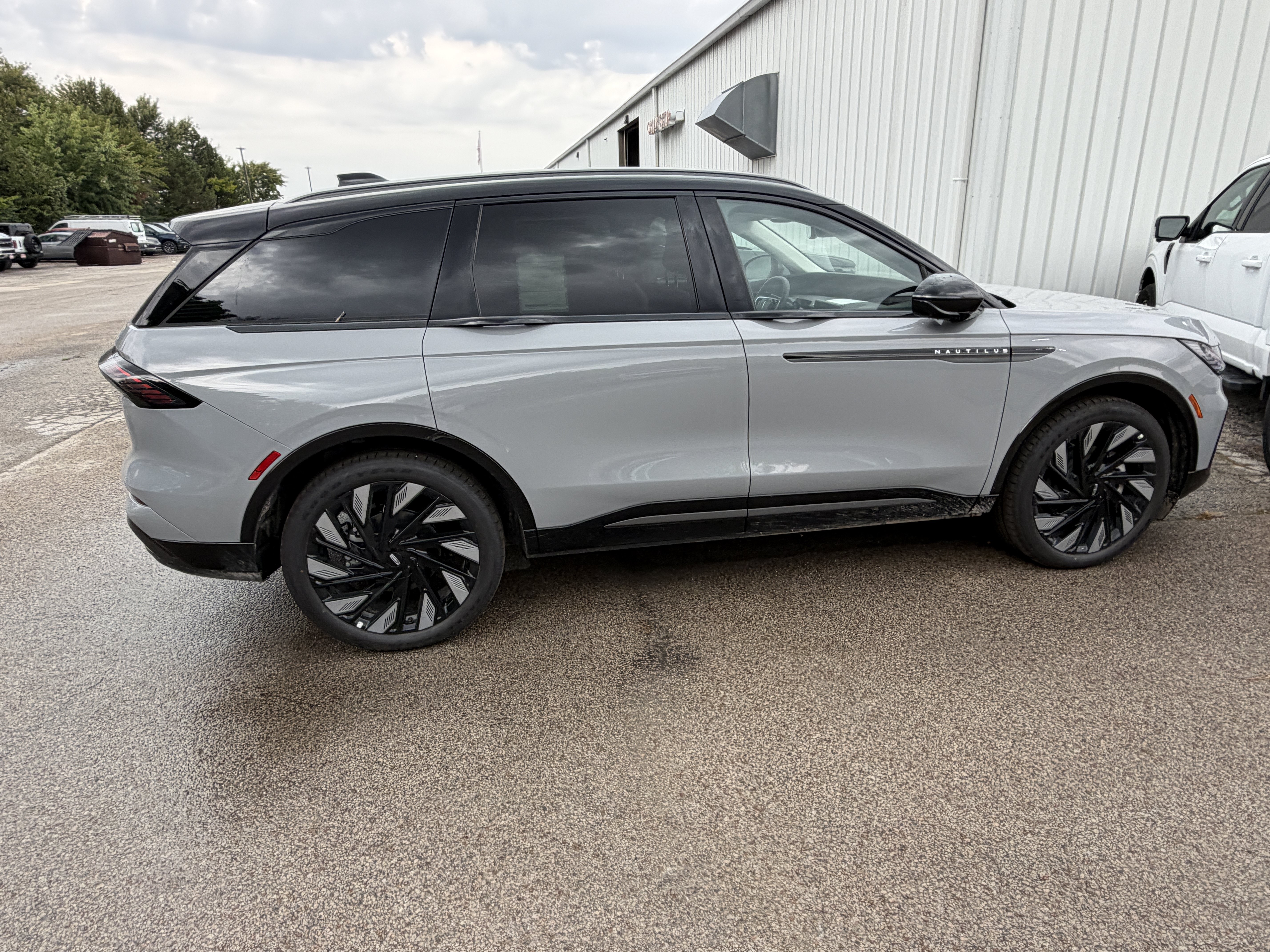 New 2026 Lincoln Nautilus Reserve w/ Jet Appearance Package AWD/4WD image 14