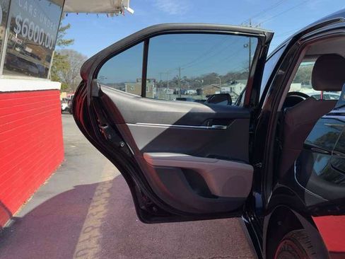 Used 2020 Toyota Camry LE image 19