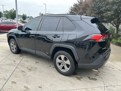Certified 2023 Toyota RAV4 LE AWD/4WD image 7