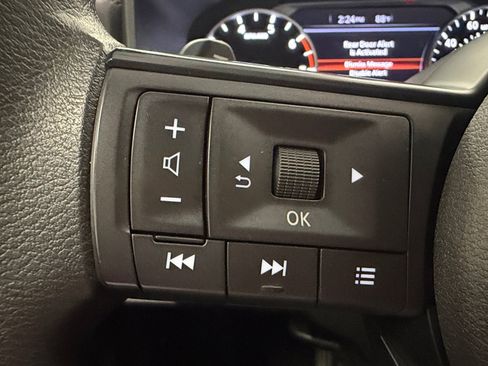 Used 2024 Nissan Rogue SV FWD image 17