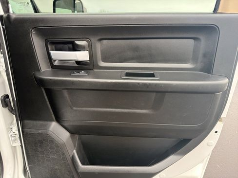 Used 2019 RAM 5500 Tradesman w/ Chrome Appearance Group image 34