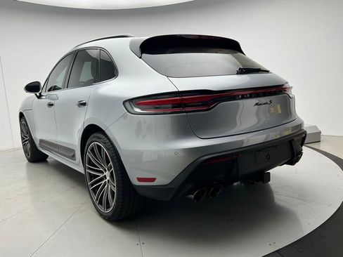 Certified 2025 Porsche Macan S AWD/4WD image 3