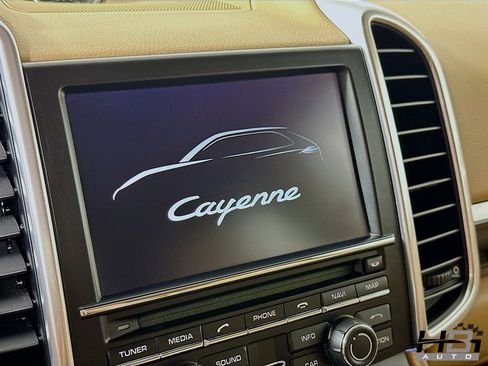 Used 2014 Porsche Cayenne image 12