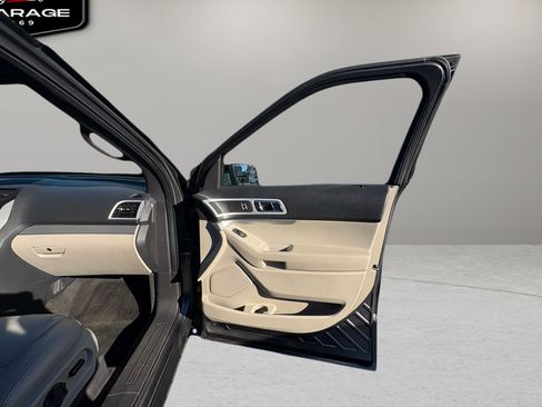 Used 2015 Ford Explorer XLT w/ Equipment Group 202A image 42