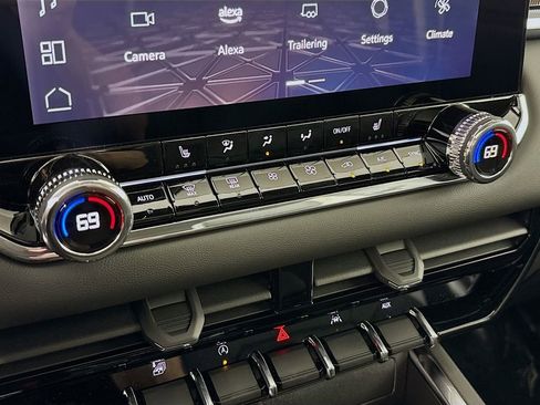 New 2025 GMC Canyon Elevation w/ Convenience Package image 16