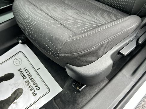 Used 2025 Chevrolet Equinox LT image 23