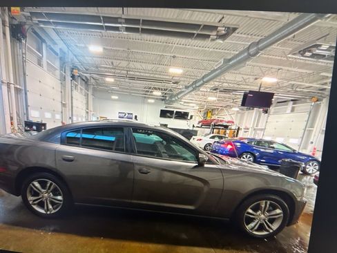 Used 2014 Dodge Charger SXT Plus image 4