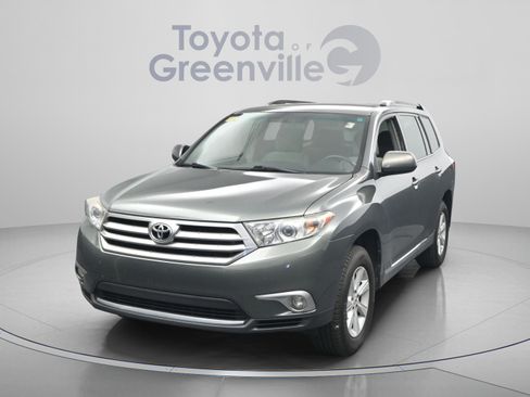 Used 2013 Toyota Highlander Plus FWD image 24