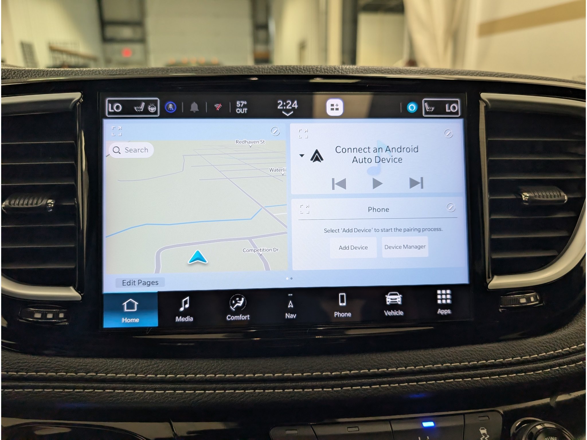 Used 2025 Chrysler Pacifica Limited FWD image 15