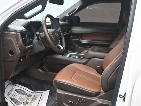 Certified 2024 Ford Expedition King Ranch AWD/4WD image 6
