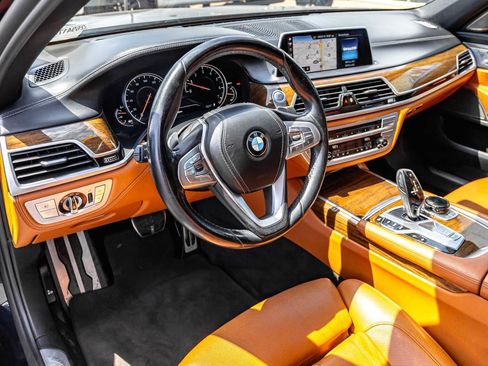 Used 2019 BMW 740i w/ Executive Package RWD image 8