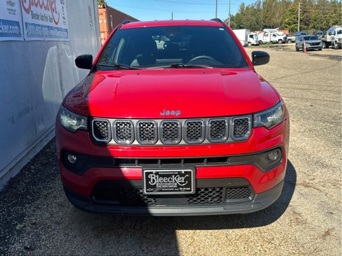 Used 2024 Jeep Compass Latitude image 5