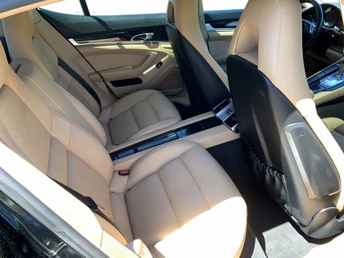 Used 2015 Porsche Panamera w/ Premium Package RWD image 31