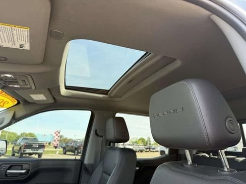 Used 2021 GMC Sierra 1500 Denali AWD/4WD image 12