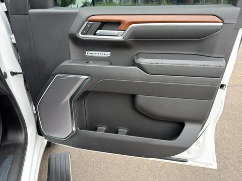 Used 2023 GMC Sierra 1500 Denali AWD/4WD image 13