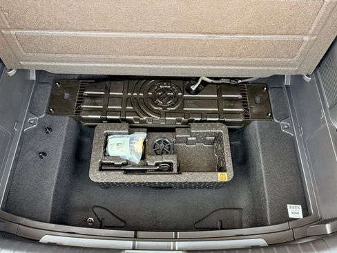 Used 2024 Kia Niro Wave w/ Wave Preserve Package image 30