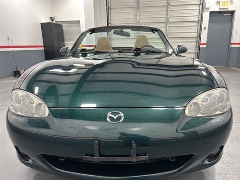 Used 2001 MAZDA MX-5 Miata Base image 22