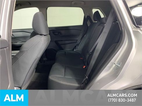 Used 2024 Nissan Rogue S image 31