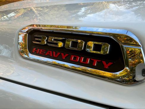 Used 2024 RAM 3500 Big Horn image 29