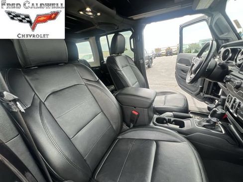 Used 2021 Jeep Wrangler Unlimited Sahara AWD/4WD image 33