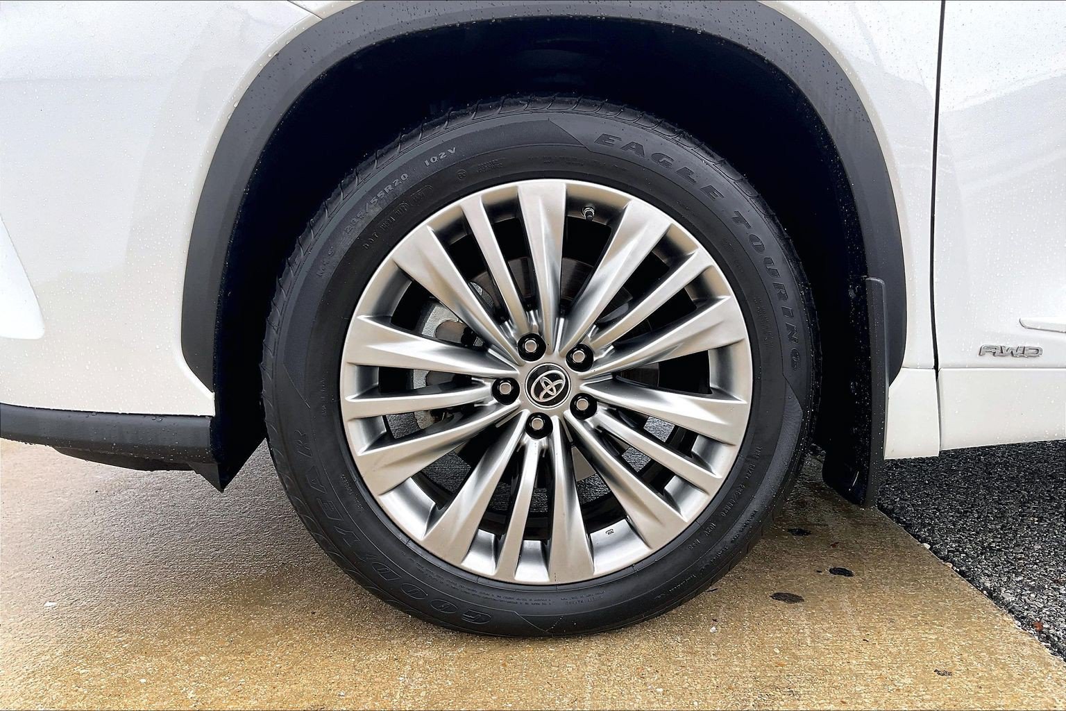 Used 2022 Toyota Highlander Platinum AWD/4WD image 11