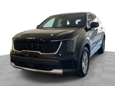 Used 2025 Kia Sorento LX image 1