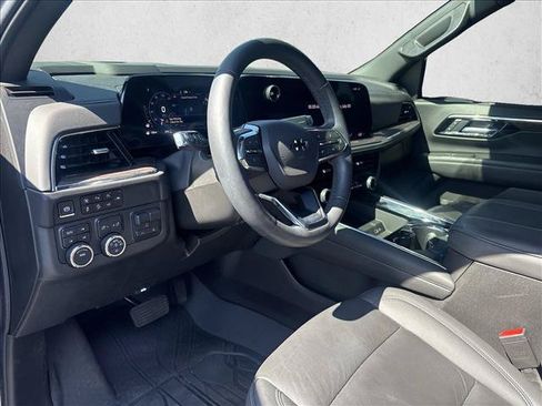 Used 2025 Chevrolet Tahoe Z71 w/ Comfort Package AWD/4WD image 9