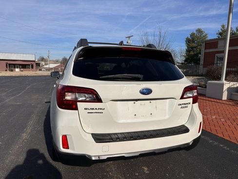 Used 2017 Subaru Outback 2.5i Premium image 7