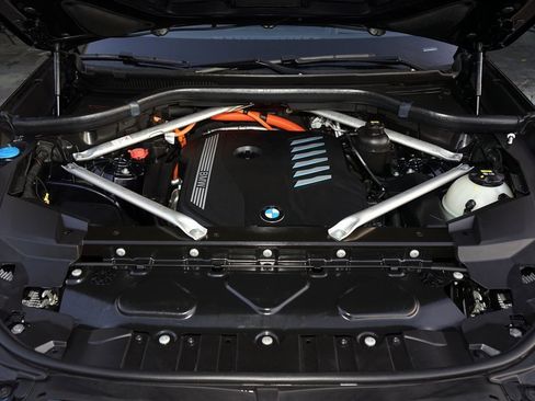 Used 2023 BMW X5 xDrive45e w/ M Sport Package image 31