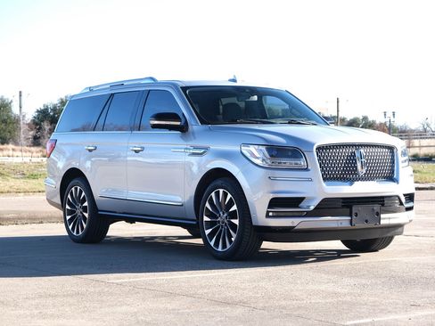 Used 2019 Lincoln Navigator Select w/ Technology Package image 5