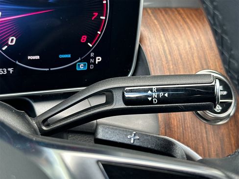 Certified 2025 Mercedes-Benz GLC 300 image 24