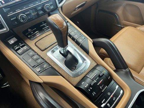 Used 2012 Porsche Cayenne Turbo AWD/4WD image 22