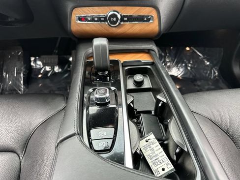 Used 2023 Volvo XC90 B6 Plus w/ Protection Package Premier AWD/4WD image 24