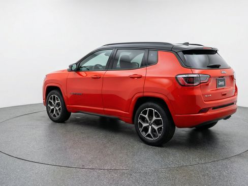 Used 2025 Jeep Compass Limited AWD/4WD image 6
