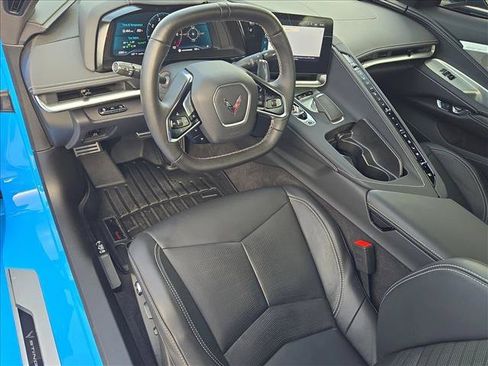 Used 2024 Chevrolet Corvette Stingray Preferred Conv w/ Z51 Performance Package RWD image 17