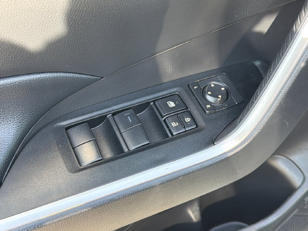 Used 2025 Toyota RAV4 LE AWD/4WD image 17