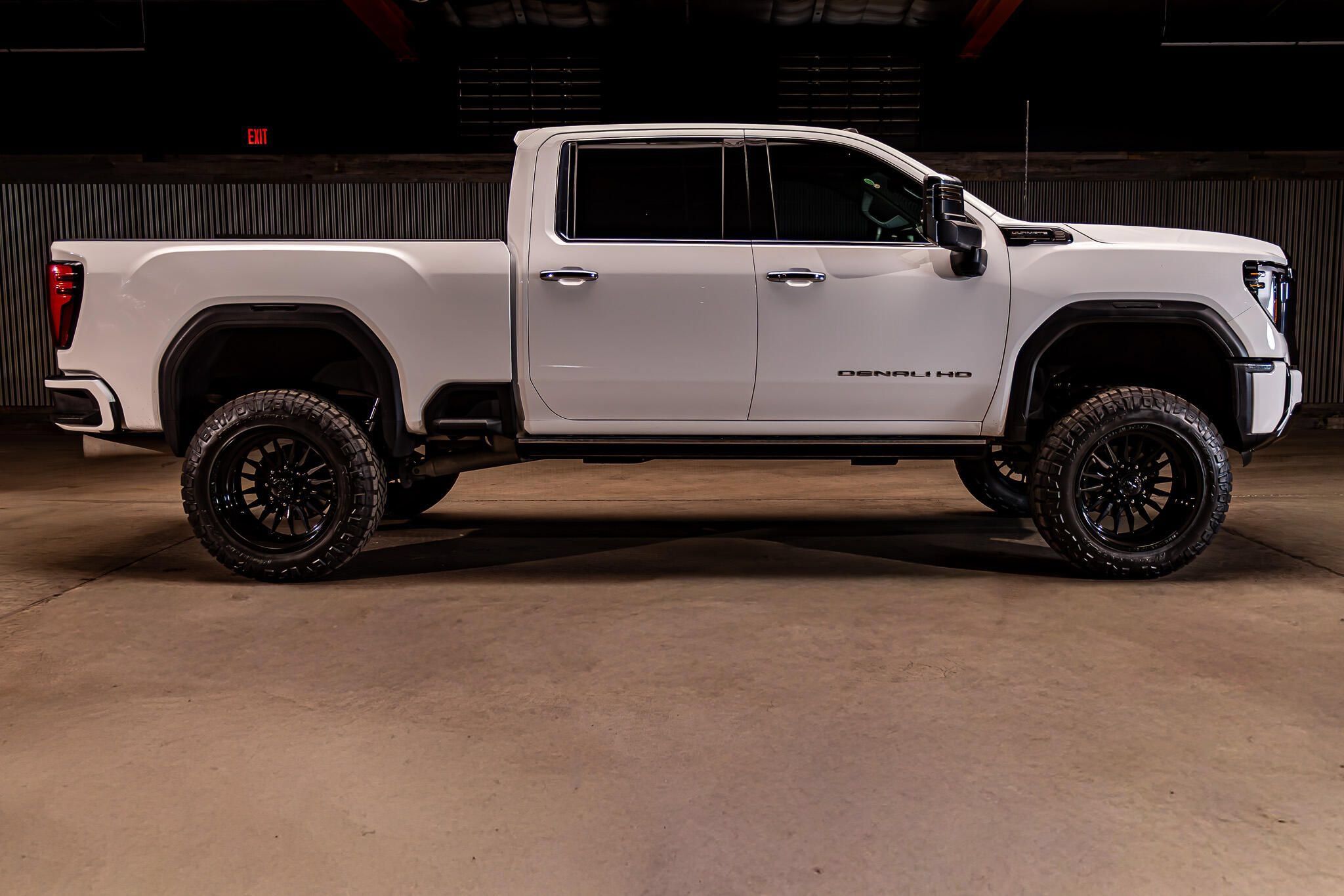 Used 2024 GMC Sierra 2500 Denali Ultimate w/ Max Trailering Package AWD/4WD image 12