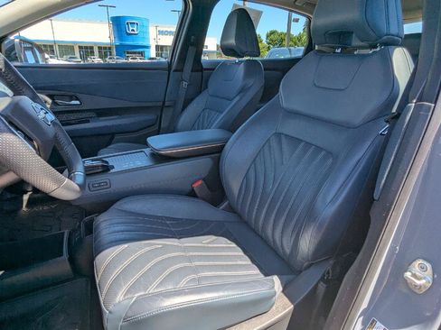 Used 2023 Nissan Ariya AWD/4WD image 19