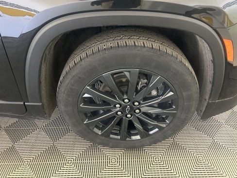 Used 2023 Chevrolet Traverse RS AWD/4WD image 39